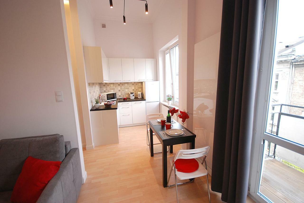 Nowy Apartament Wilcza Varsovia Exterior foto