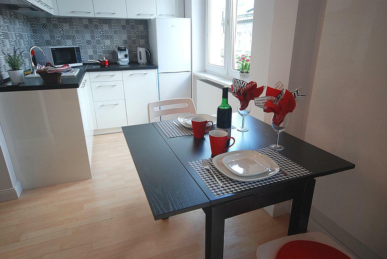 Nowy Apartament Wilcza Varsovia Exterior foto
